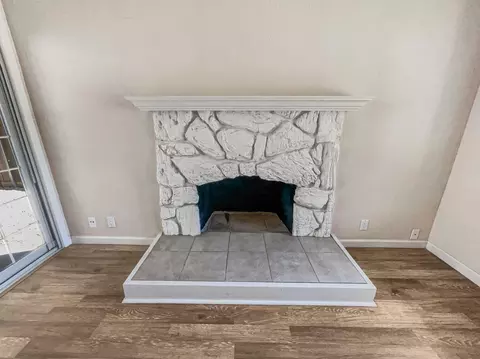 Living - 4712 Meyer Way, Carmichael, CA 95608 photo 4 of 6