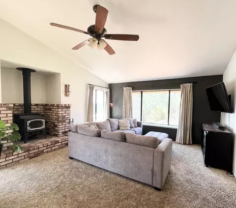 Living - 12969 Beckwith Cir, Sonora, CA 95370 photo 2 of 3