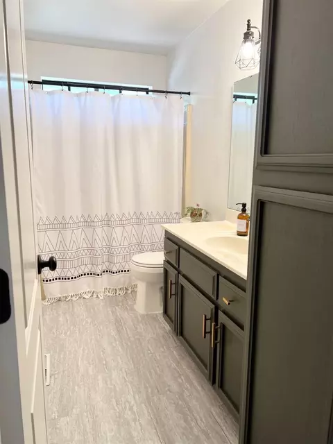 Bath - 12969 Beckwith Cir, Sonora, CA 95370 photo 3 of 3