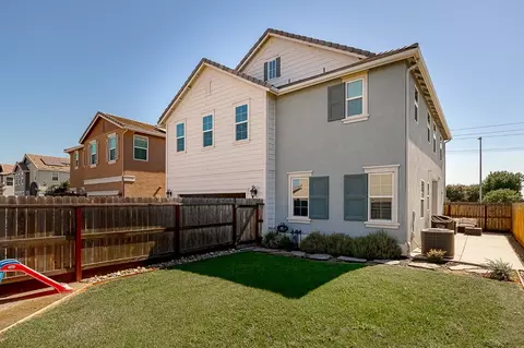Exterior - 1631 Fulton Ave, Ripon, CA 95366 photo 4 of 7