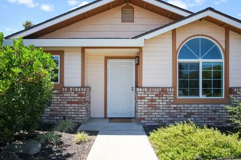 2425 Oxford Ave, Turlock, CA 95382 photo 2