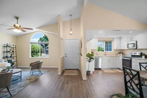 2425 Oxford Ave, Turlock, CA 95382 photo 4