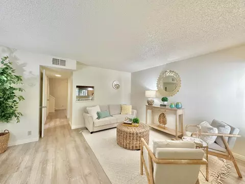 Living - 2300 Sycamore Ln #18, Davis, CA 95616 photo 1 of 2
