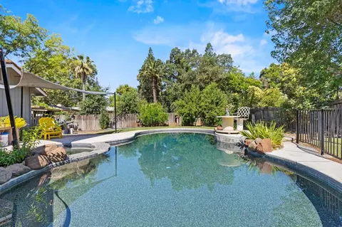 6105 Palm Dr, Carmichael, CA 95608 photo 2