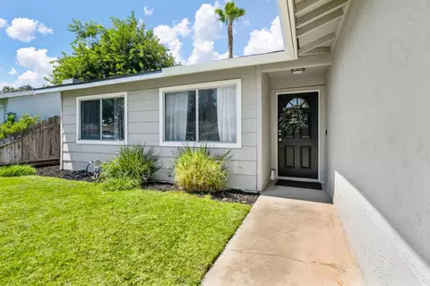 659 Fallenleaf Ln, Manteca, CA 95336 photo 2
