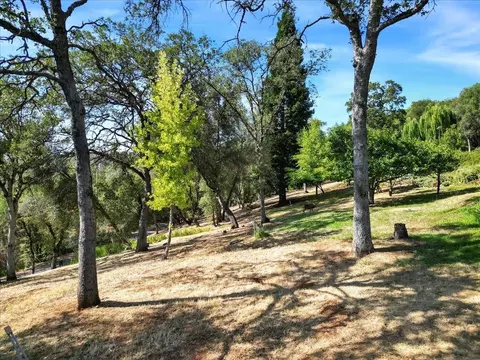 Exterior - 23357 Meyer Ravine Rd, Grass Valley, CA 95949 photo 9 of 37