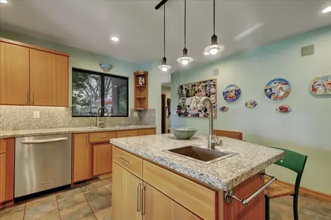 Kitchen - 23357 Meyer Ravine Rd, Grass Valley, CA 95949 photo 1 of 10