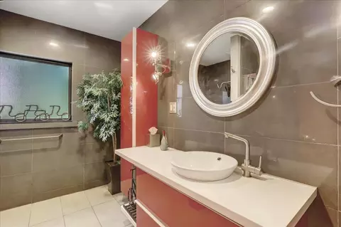 Bath - 23357 Meyer Ravine Rd, Grass Valley, CA 95949 photo 3 of 8