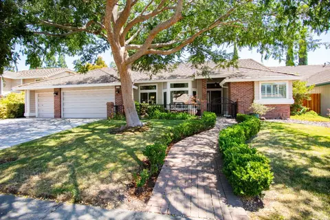 2430 Greenwich Ct, Rocklin, CA 95765