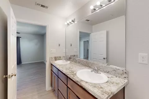 Bath - 2136 California St, Sutter, CA 95982 photo 3 of 3