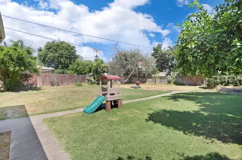 Exterior - 2035 Haddon Ave, Modesto, CA 95354 photo 6 of 8