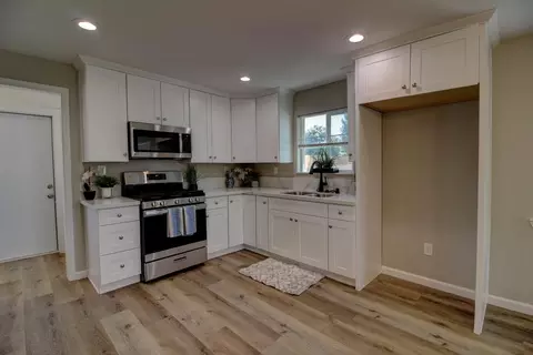215 Glenn Ave, Modesto, CA 95358 photo 2