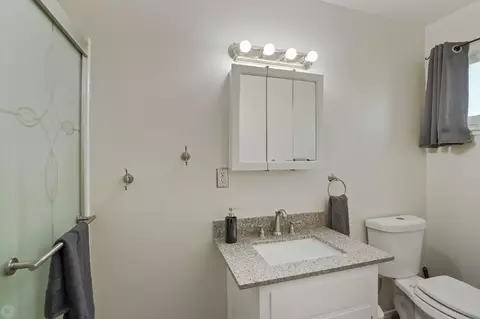 Bath - 2325 W Rumble Rd, Modesto, CA 95350 photo 3 of 3