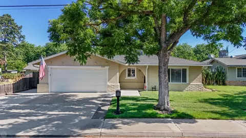Exterior - 2325 W Rumble Rd, Modesto, CA 95350 photo 9 of 11