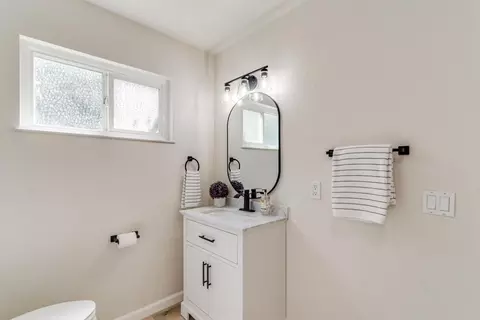 Bath - 3227 Root Ave, Carmichael, CA 95608 photo 5 of 6