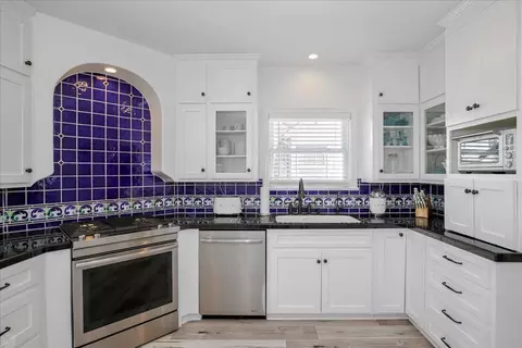 Kitchen - 119 Achor Ct, Modesto, CA 95354 photo 4 of 8