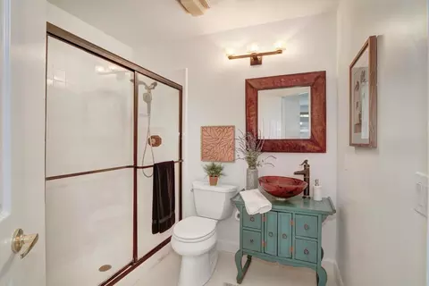 Bath - 1205 Villaverde Ln, Davis, CA 95618 photo 1 of 10