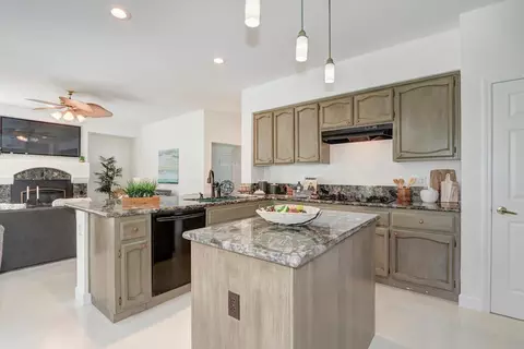 Kitchen - 1205 Villaverde Ln, Davis, CA 95618 photo 8 of 10