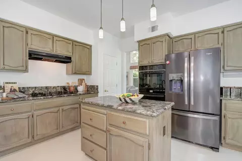Kitchen - 1205 Villaverde Ln, Davis, CA 95618 photo 4 of 10
