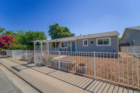 616 Summit Ct, Modesto, CA 95357 photo 3