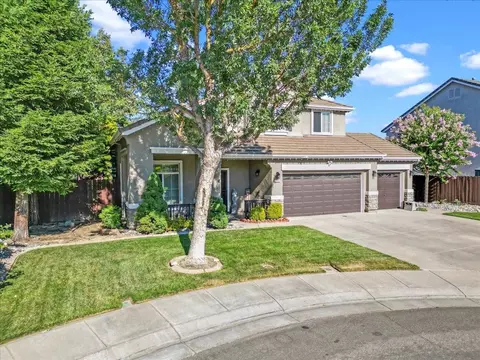 2112 Rampart St, Modesto, CA 95355 photo 2