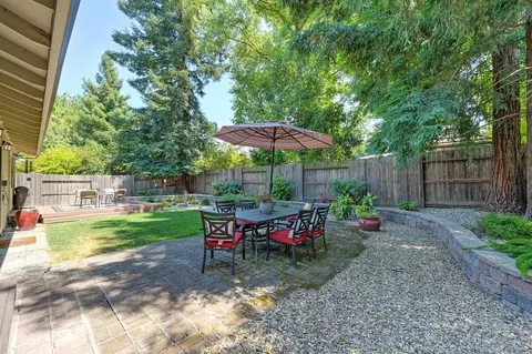 Exterior - 2620 Blackburn Dr, Davis, CA 95618 photo 5 of 6
