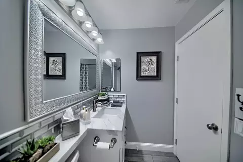Bath - 3928 Rickman Way, Ceres, CA 95307 photo 3 of 5