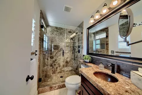 Bath - 3928 Rickman Way, Ceres, CA 95307 photo 4 of 5