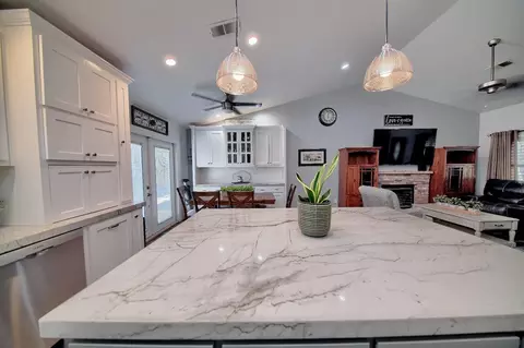 Kitchen - 3928 Rickman Way, Ceres, CA 95307 photo 7 of 10