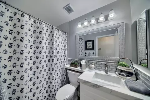 Bath - 3928 Rickman Way, Ceres, CA 95307 photo 1 of 5