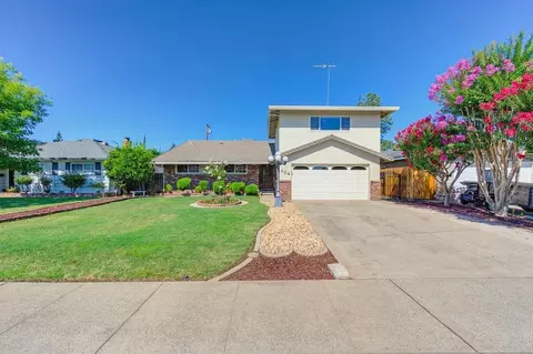 704 Belle Ln, Roseville, CA 95678