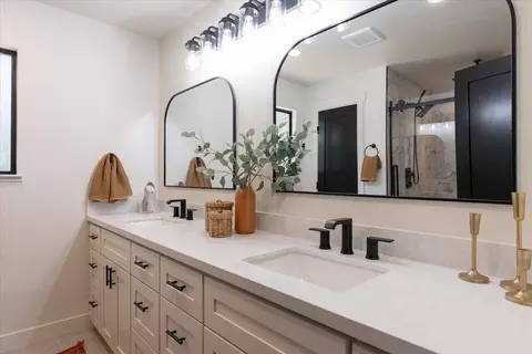 Bath - 4961 Jackrabbit Dr, Placerville, CA 95667 photo 1 of 5