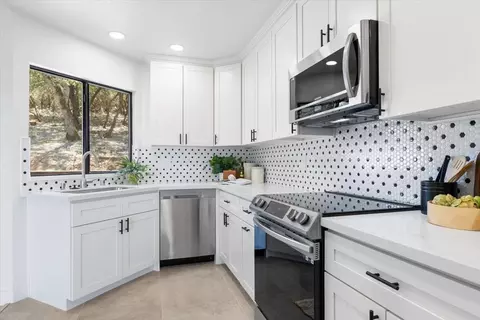Kitchen - 4961 Jackrabbit Dr, Placerville, CA 95667 photo 2 of 3
