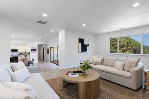 Living - 4961 Jackrabbit Dr, Placerville, CA 95667 photo 4 of 5