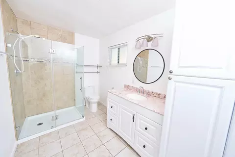 Bath - 580 E Monte Vista Ave, Turlock, CA 95382 photo 2 of 2