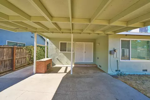 Exterior - 580 E Monte Vista Ave, Turlock, CA 95382 photo 3 of 4