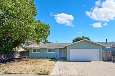 Exterior - 580 E Monte Vista Ave, Turlock, CA 95382 photo 2 of 4