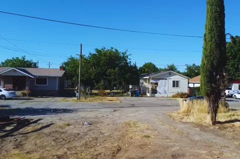 1949 Chapman Ave, Olivehurst, CA 95961 photo 3