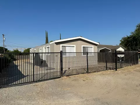 5523 9th St, Keyes, CA 95328 photo 2