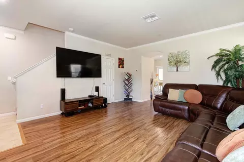 471 Ashwick Loop, Sacramento, CA 95823 photo 7