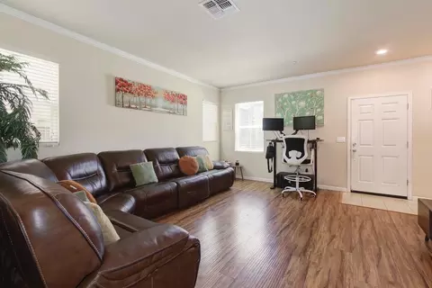 471 Ashwick Loop, Sacramento, CA 95823 photo 5