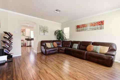 471 Ashwick Loop, Sacramento, CA 95823 photo 4