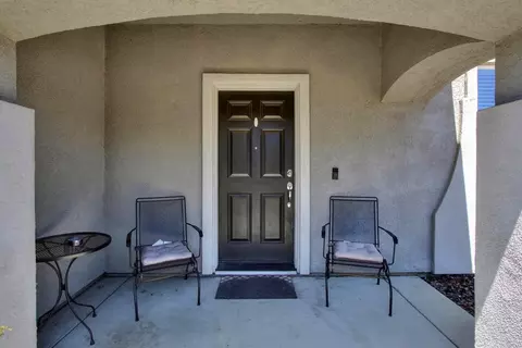 471 Ashwick Loop, Sacramento, CA 95823 photo 3