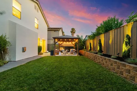 Exterior - 7953 Red Ruby Way, Antelope, CA 95843 photo 8 of 20