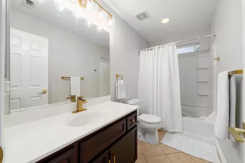 Bath - 7953 Red Ruby Way, Antelope, CA 95843 photo 4 of 4