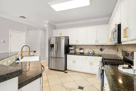 Kitchen - 7953 Red Ruby Way, Antelope, CA 95843 photo 2 of 5