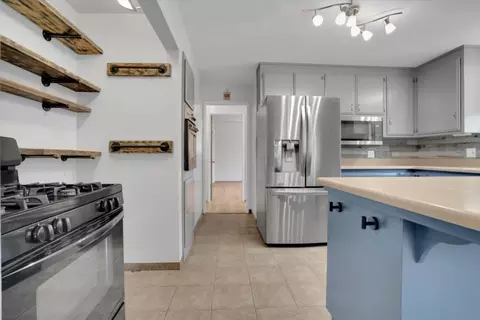 Kitchen - 1014 E Alameda St, Manteca, CA 95336 photo 2 of 4