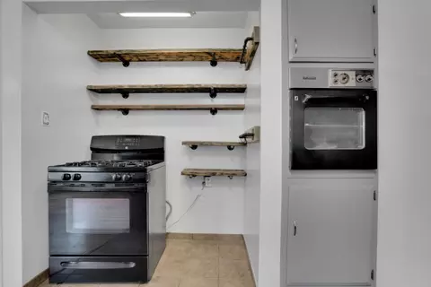 Kitchen - 1014 E Alameda St, Manteca, CA 95336 photo 3 of 4