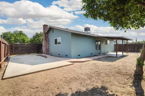 Exterior - 1354 Mitchell Ln, Manteca, CA 95336 photo 2 of 6
