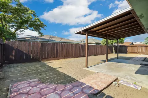 Exterior - 1354 Mitchell Ln, Manteca, CA 95336 photo 5 of 6
